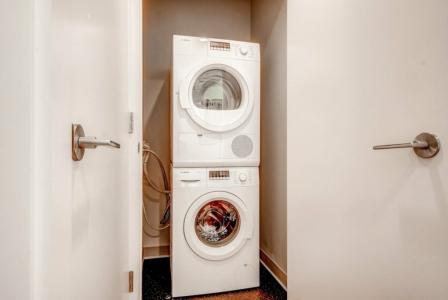 Global Luxury Suites Downtown - 41