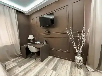 7HOUSE - 2