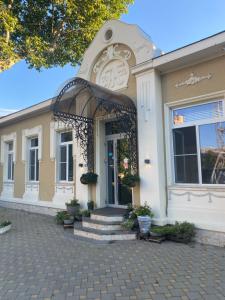Hostel Home 1912 - 21