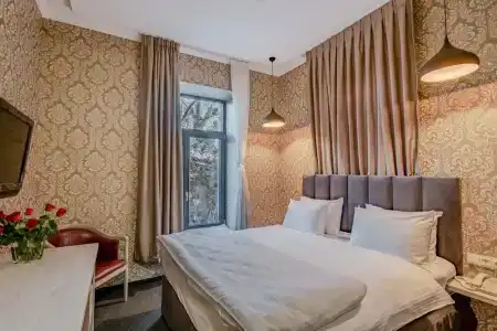Day Inn - 38