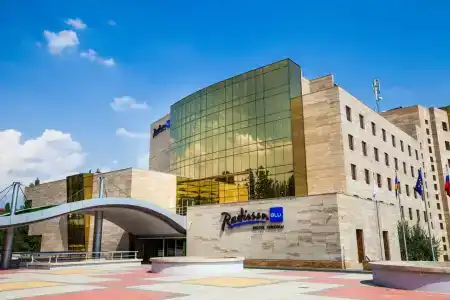 Radisson Blu - 0