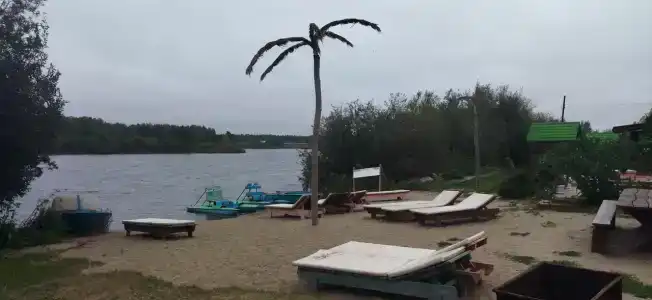 У озера - 28