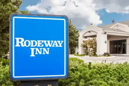 Rodeway Inn Airport - 40