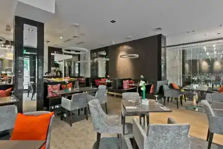 Congress Avenue - 37