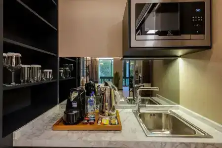 Broyt Suites - 8