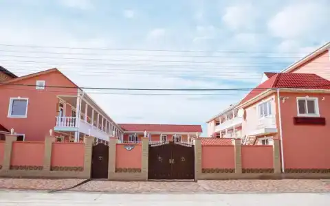 RedHouse - 25