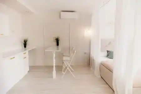 Room12 - 20