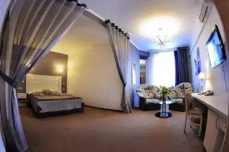 Губернская - 83