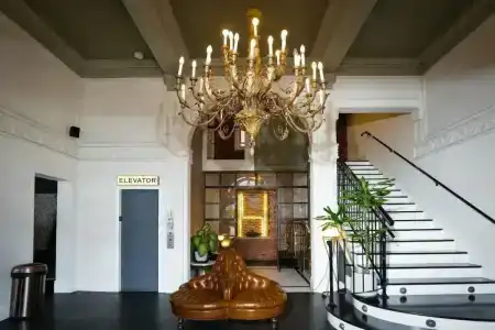 H by H Hospitality - 3