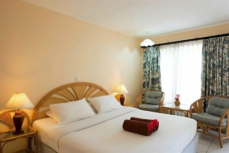 Holiday Island Resort - 8
