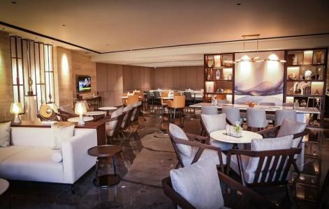 Courtyard by Marriott Mumbai International Airport - 54