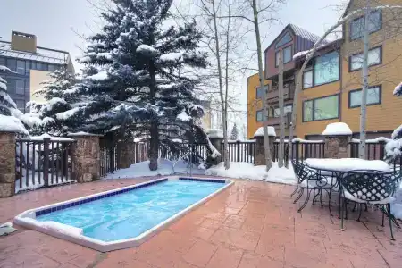 Village Square #633 - 7
