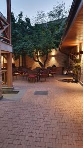 Boutique Living - 18