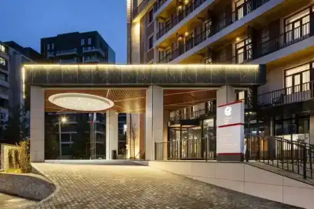 Ramada Encore by Wyndham - 8