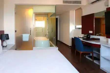 Le Hoang Beach Danang - 12
