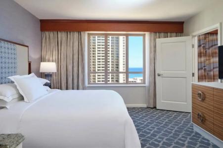 Hilton Grand Vacations Club at Hilton Hawaiian Village - 10