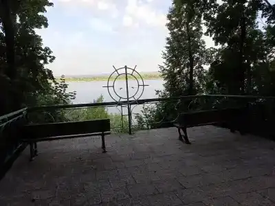 Волга - 81