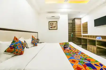 FabSapphire Inn - 66