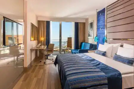 Crowne Plaza Florya Istanbul, an IHG - 10