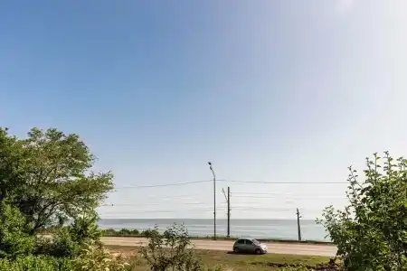 Комарова - 18