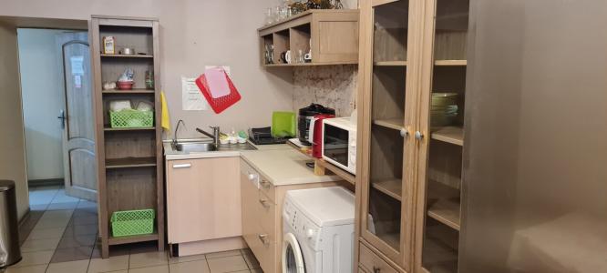 Red Gates Hostel - 10