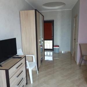 Голден Плаза - 37