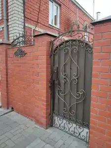 Домик с беседкой - 1