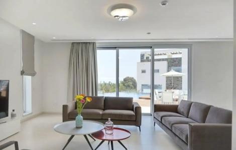 Sea Pearl Beachfront Villas - 10