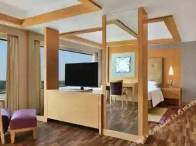 Courtyard by Marriott Chennai - 76