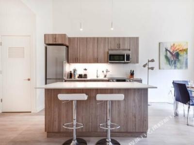 Global Luxury Suites Downtown - 48