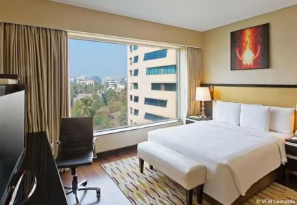 Courtyard by Marriott Mumbai International Airport - 85