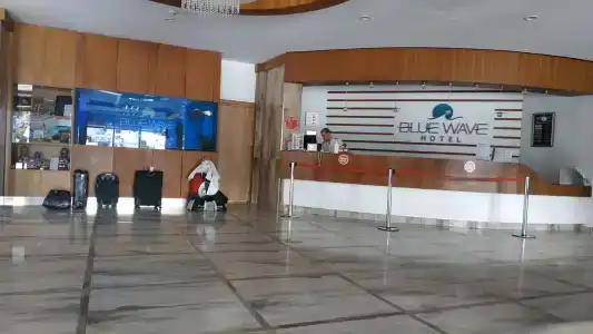 Blue Wave Suite - 75