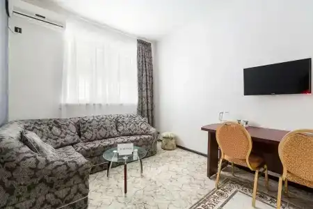 Атмосфера на Толстого - 25