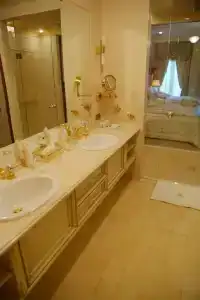 Royal Casino Spa & Resort - 36