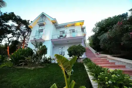 Triada Büyükada - 0