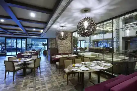 DoubleTree by Hilton Istanbul Esentepe - 63