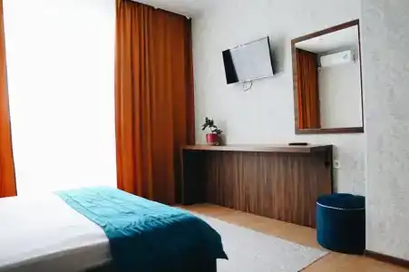 Петровский - 8