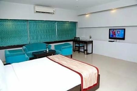 The Curzon Court - 16