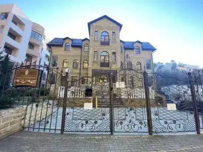 Фаворит - 8