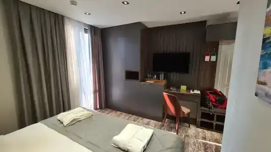 Roadside by Khorrot - 3