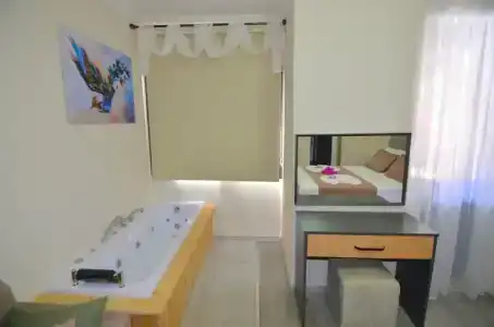 Mykonut Boutique - 36