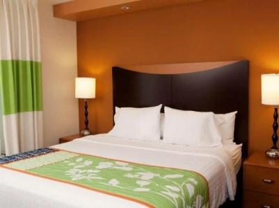 Fairfield Inn & Suites Airport - 19