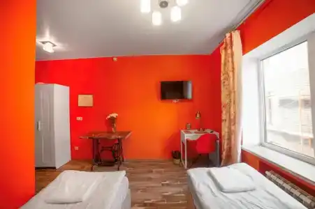 Avia House - 0