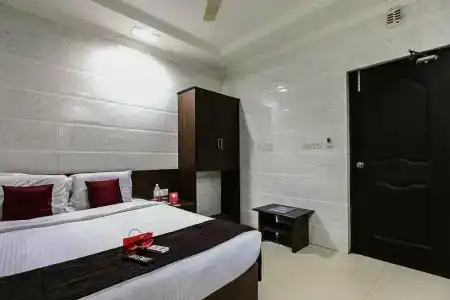 Oyo 26219 The Prince Park - 5