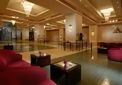 Crowne Plaza Dubai, an IHG - 10