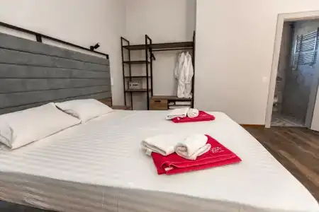 RedHouse - 47