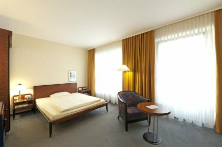 Premier Inn Saarbrücken City Centre - 37
