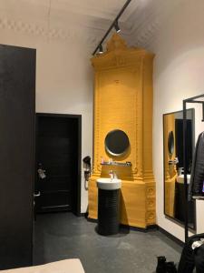 Globe Runner & Hostel - 36