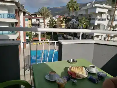 Cleopatra King Apart - 22