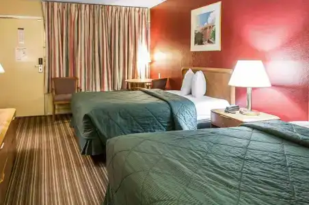 Rodeway Inn East - 26